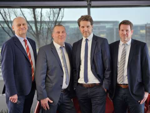 Team, 4 Mitarbeiter, Frankfurt, vor dem Main